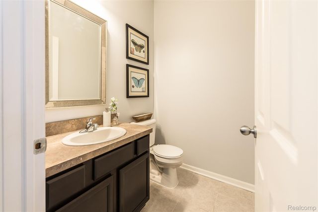 1012 Paddock Lane, South Lyon, MI 48178