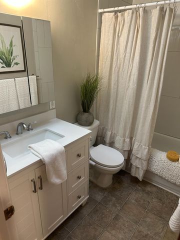 2013 Jerry Ln, Lodi, CA 95242