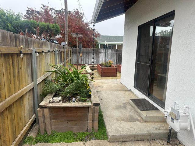 2013 Jerry Ln, Lodi, CA 95242