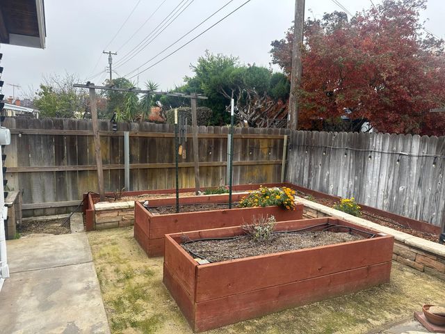 2013 Jerry Ln, Lodi, CA 95242