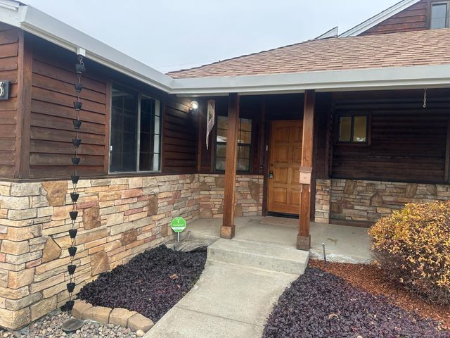 2013 Jerry Ln, Lodi, CA 95242