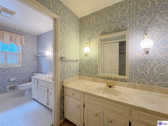 717 Sunrise Lane, Elizabethtown, KY 42701