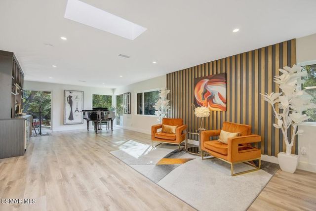 4430 Natoma Avenue, Woodland Hills, CA 91364
