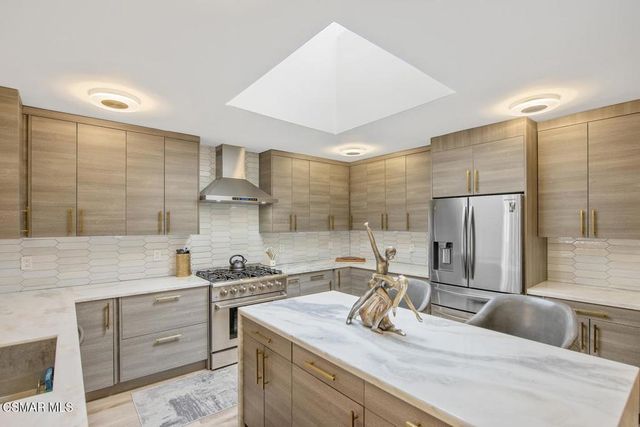 4430 Natoma Avenue, Woodland Hills, CA 91364