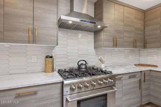 4430 Natoma Avenue, Woodland Hills, CA 91364