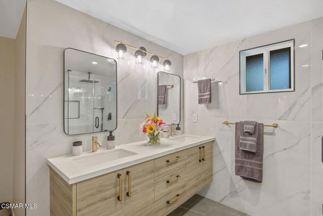 4430 Natoma Avenue, Woodland Hills, CA 91364