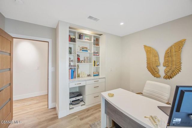 4430 Natoma Avenue, Woodland Hills, CA 91364