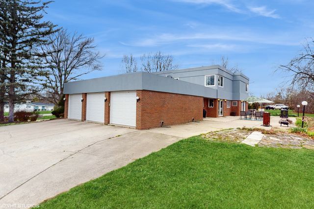 84 Graymoor Lane, Olympia Fields, IL 60461