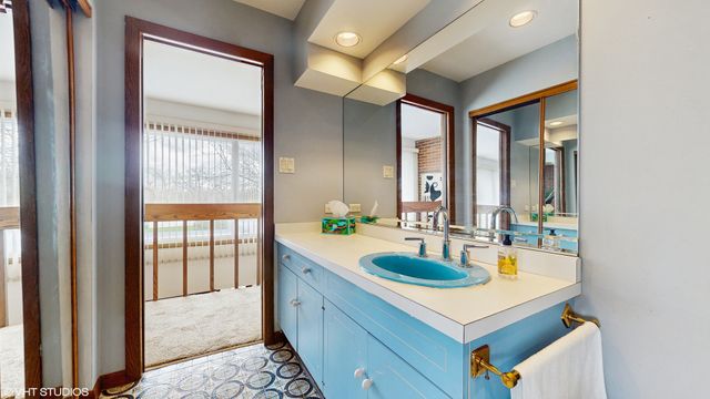 84 Graymoor Lane, Olympia Fields, IL 60461