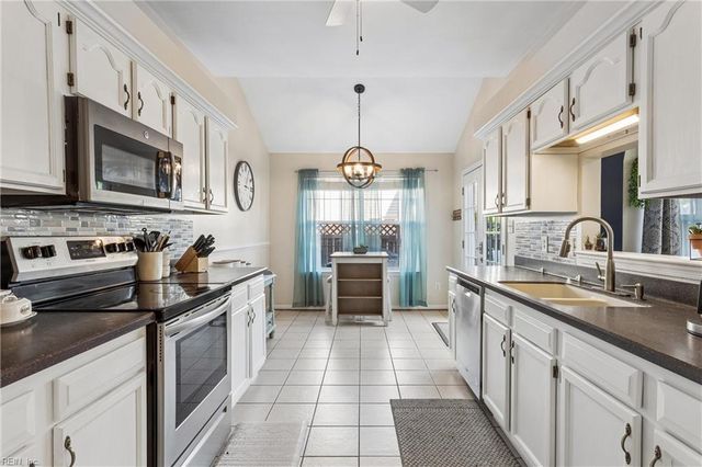 503 Hamlet CT, Yorktown, VA 23693