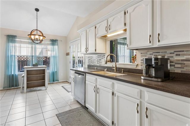 503 Hamlet CT, Yorktown, VA 23693