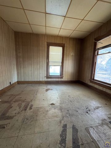 509 NE Scotland AVE, Topeka, KS 66616