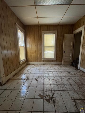 509 NE Scotland AVE, Topeka, KS 66616