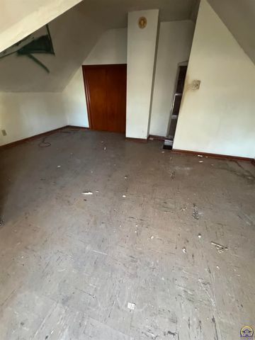 509 NE Scotland AVE, Topeka, KS 66616