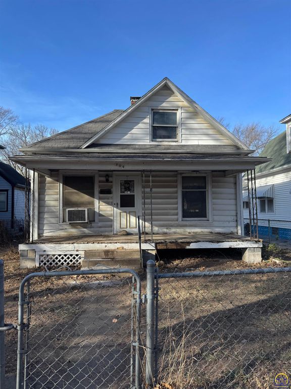 509 NE Scotland AVE, Topeka, KS 66616