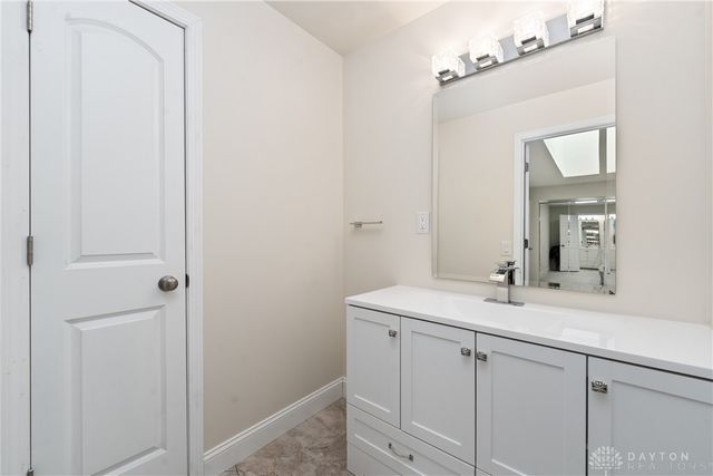 565 Pine Needles Drive, Centerville, OH 45458