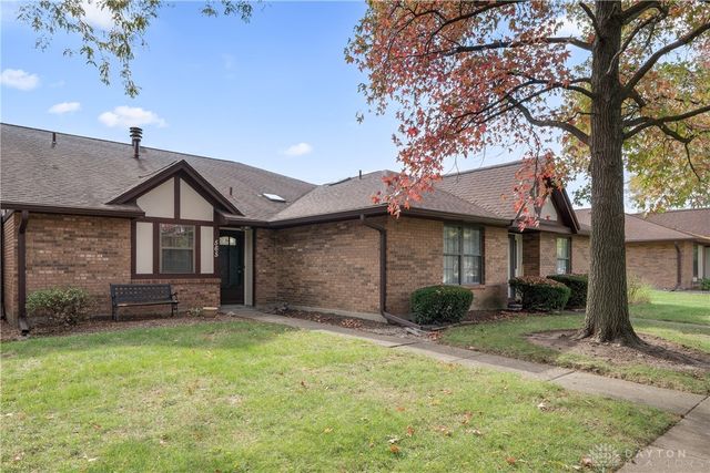 565 Pine Needles Drive, Centerville, OH 45458