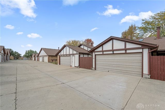 565 Pine Needles Drive, Centerville, OH 45458