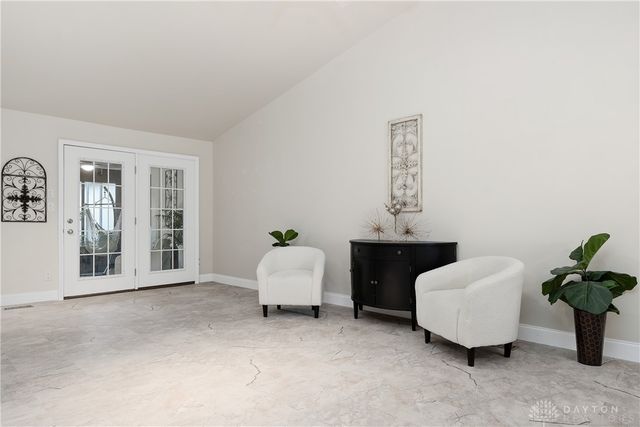 565 Pine Needles Drive, Centerville, OH 45458