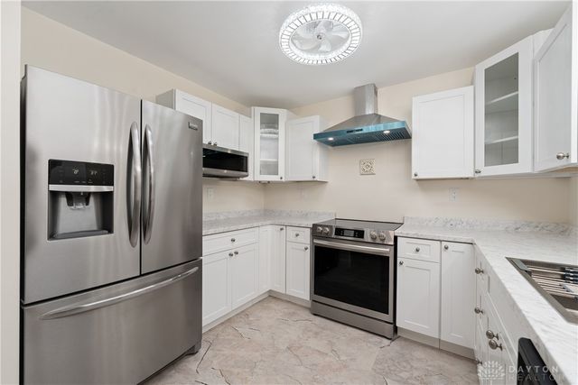 565 Pine Needles Drive, Centerville, OH 45458