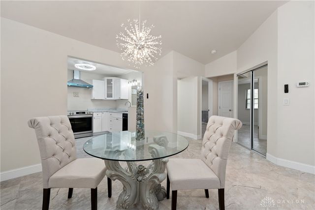 565 Pine Needles Drive, Centerville, OH 45458