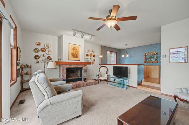 813 W Laurel Avenue, Point Pleasant Beach, NJ 08742