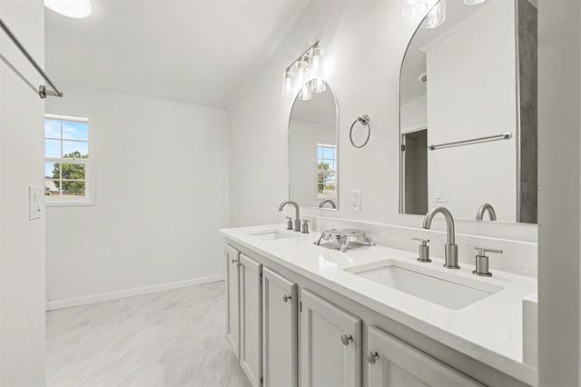 3737 Lone Tree Drive, Edmond, OK 73025