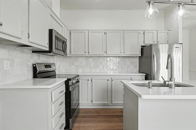 3737 Lone Tree Drive, Edmond, OK 73025