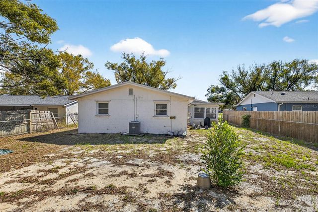 1016 WINDSOR HILL WAY, Tarpon Springs, FL 34689