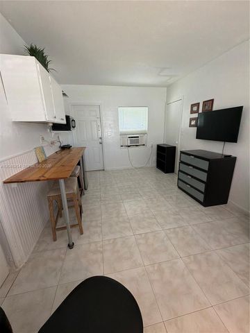 250 SE Park St 2, Dania Beach, FL 33004