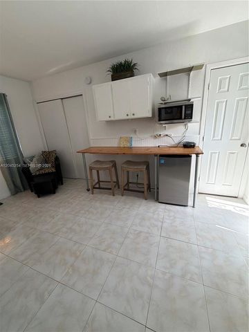 250 SE Park St 2, Dania Beach, FL 33004