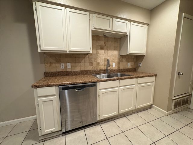 6409 Westcreek Drive, Fort Worth, TX 76133