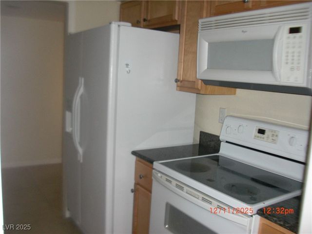 793 Oakmont Avenue 207, Las Vegas, NV 89109