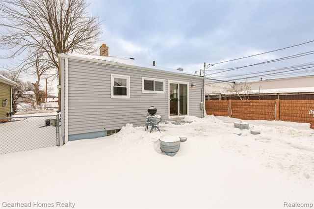 25031 Fern Street, Roseville, MI 48066