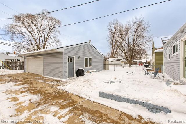 25031 Fern Street, Roseville, MI 48066