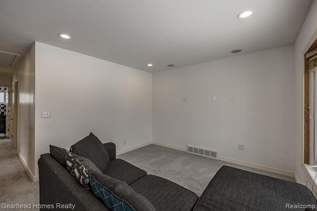 25031 Fern Street, Roseville, MI 48066