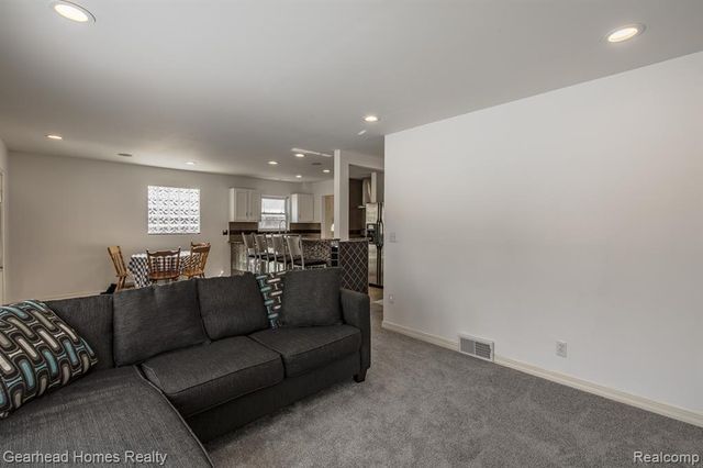 25031 Fern Street, Roseville, MI 48066