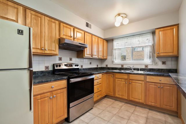 6220 N Ridge Avenue S208, Chicago, IL 60660