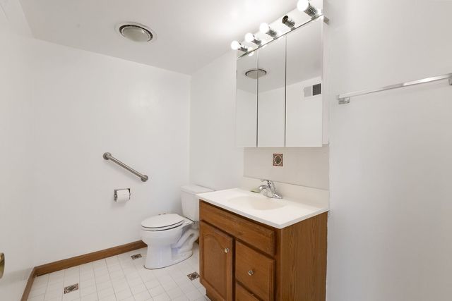 6220 N Ridge Avenue S208, Chicago, IL 60660
