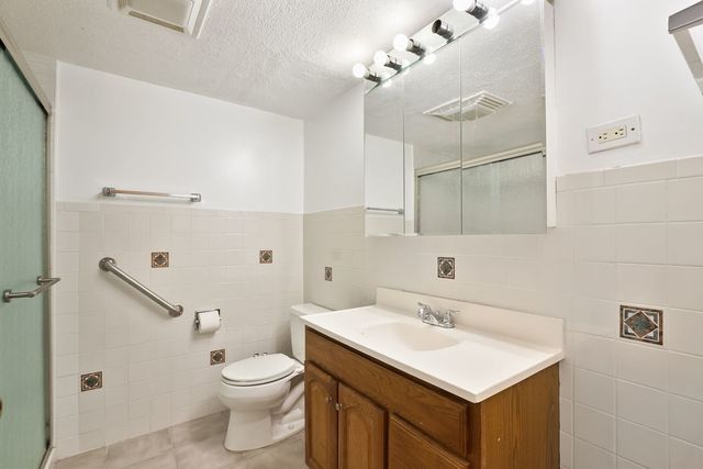 6220 N Ridge Avenue S208, Chicago, IL 60660