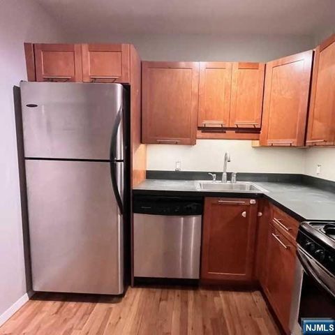 109 Grand Avenue 4G, Englewood, NJ 07631