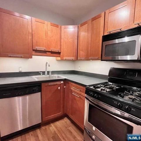 109 Grand Avenue 4G, Englewood, NJ 07631