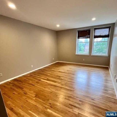 109 Grand Avenue 4G, Englewood, NJ 07631