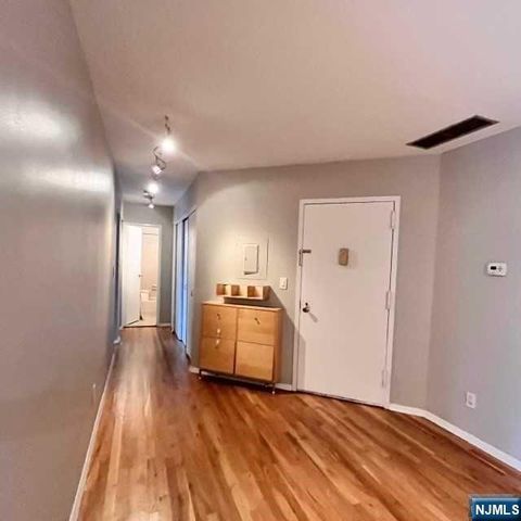 109 Grand Avenue 4G, Englewood, NJ 07631