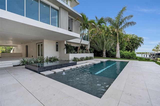 500 HARBOR COVE CIRCLE, Longboat Key, FL 34228