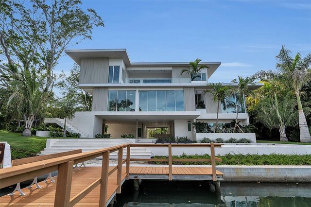 500 HARBOR COVE CIRCLE, Longboat Key, FL 34228