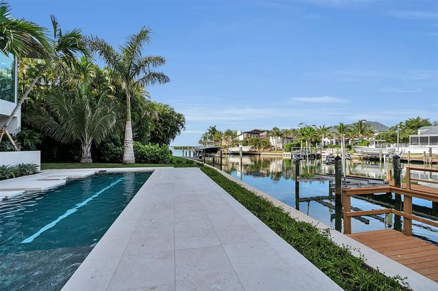 500 HARBOR COVE CIRCLE, Longboat Key, FL 34228
