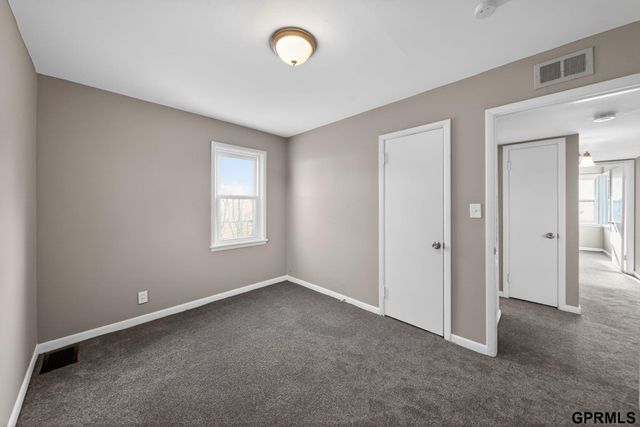 409 W 30Th Avenue, Bellevue, NE 68005