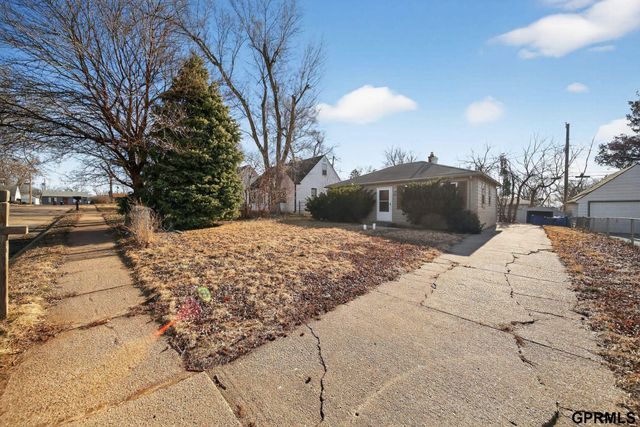 409 W 30Th Avenue, Bellevue, NE 68005