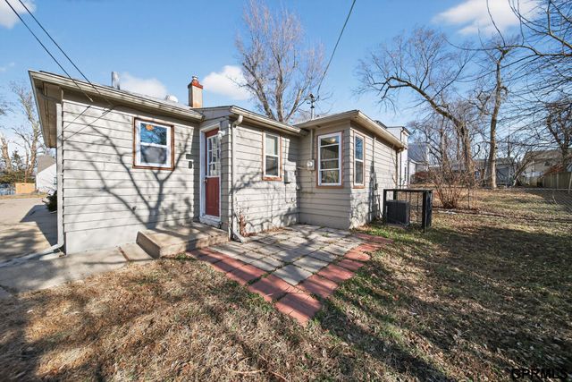 409 W 30Th Avenue, Bellevue, NE 68005